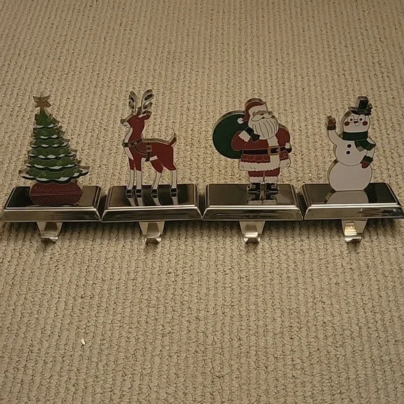 Set of 4 - Stocking Mantle Hangers - Picture 1 of 12